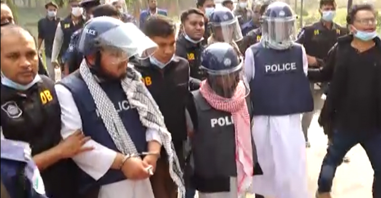 বঙ্গবন্ধুর ভাস্কর্য ভাঙচুর : রিমান্ডে গ্রেফতার চারজন