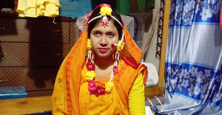 ঘর থেকে গৃহবধূর মরদেহ উদ্ধার, স্বামী-শাশুড়ি পলাতক