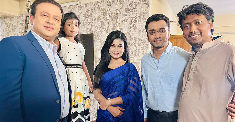 ‘বাড়ি ফেরা’য় রিয়াজ, সঙ্গে পাভেল ও লামিমা