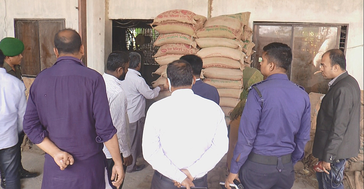 অন্য কোম্পানির বস্তায় চাল বাজারজাত, মিলমালিককে জেল-জরিমানা