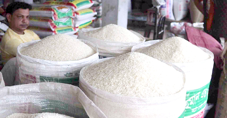 সহসাই কমছে না দাম: মোটা চালে বেড়েছে ২ টাকা