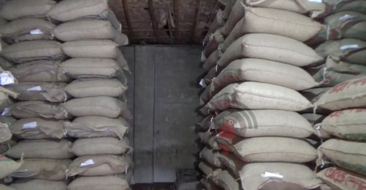 রাজবাড়ীতে কেজিতে ৫ টাকা বেড়েছে চালের দাম