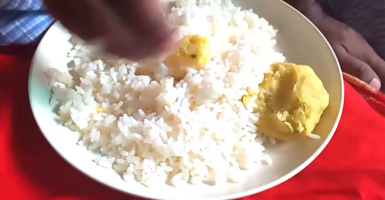 খরচ বাড়লো ভর্তা-ভাতের