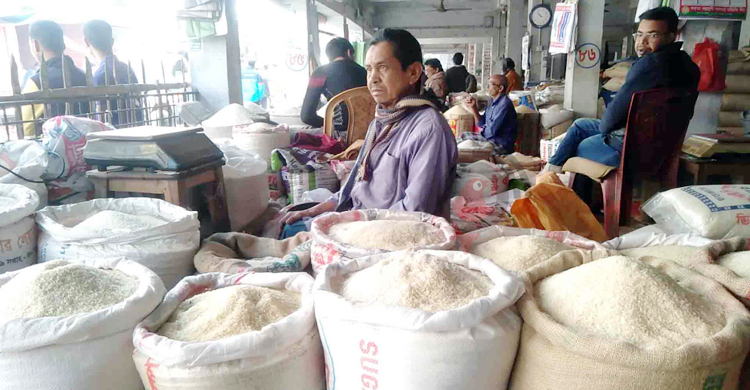নওগাঁয় কেজিতে দুই টাকা বেড়েছে সরু চালের দাম