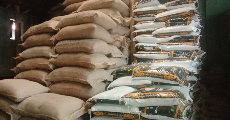 ভৈরবে চালের দাম কেজিতে ৩-৪ টাকা কমেছে