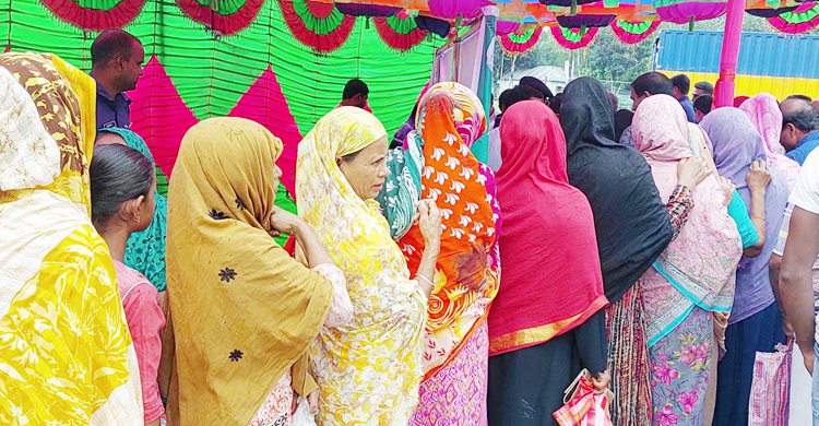 পঞ্চগড়ে ৩০ টাকা কেজি দরে চাল বিক্রি শুরু