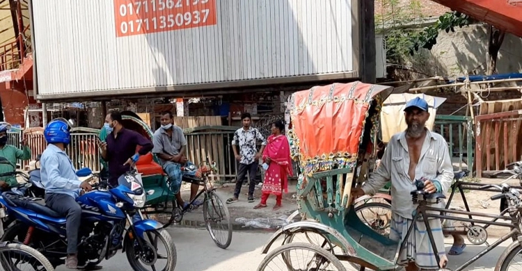 চেকপোস্ট এড়িয়ে চলছে রিকশা-গাড়ি-ভাড়ার মোটরসাইকেল | ১৭ এপ্রিল ২০২১