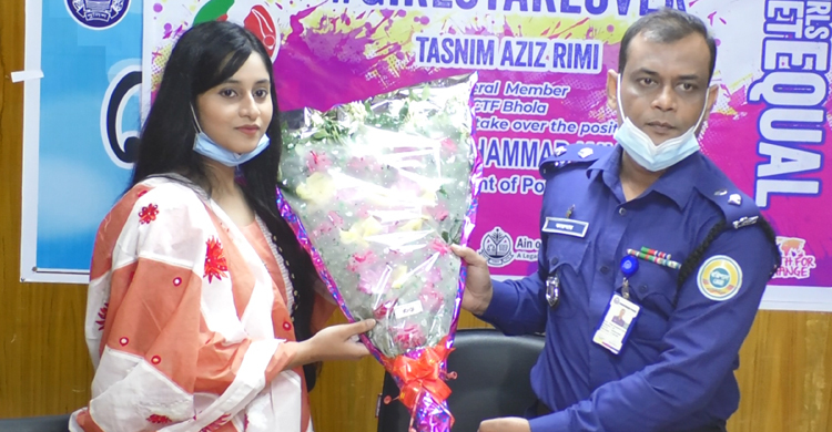 এক ঘণ্টার জন্য পুলিশ সুপার হলেন কিশোরী