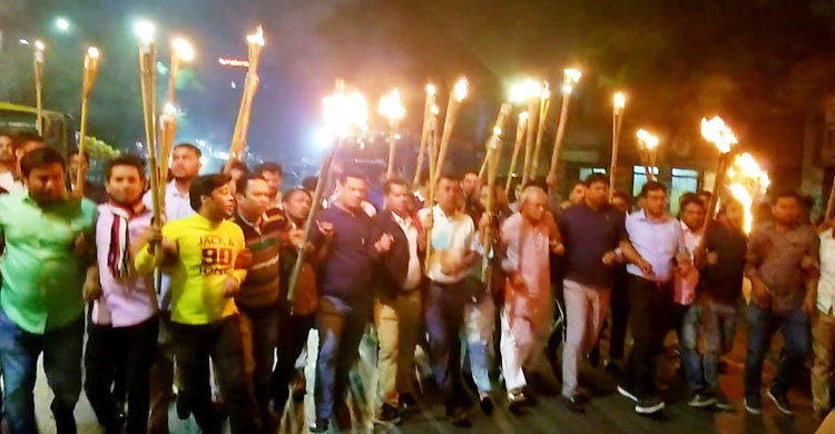 খালেদার মুক্তির দাবিতে রিজভীর নেতৃত্বে মশাল মিছিল