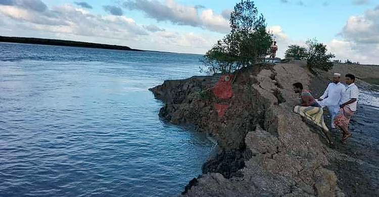 কপোতাক্ষ-খোলপেটুয়া নদীর ৪ পয়েন্টে ভাঙন