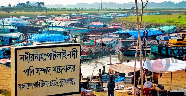 নাব্য সংকট, পাটলাই নদীতে আটকে সাত শতাধিক বাল্কহেড