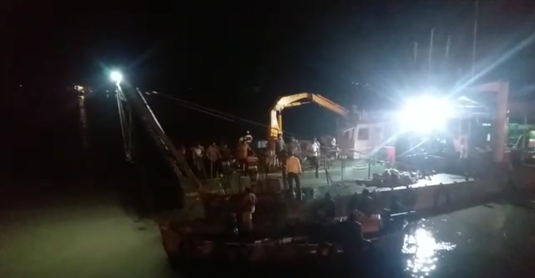 মোংলা বন্দরে ড্রেজার থেকে পড়ে শ্রমিক নিহত