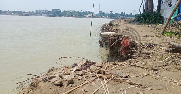 মড়ার ওপর খাঁড়ার ঘা