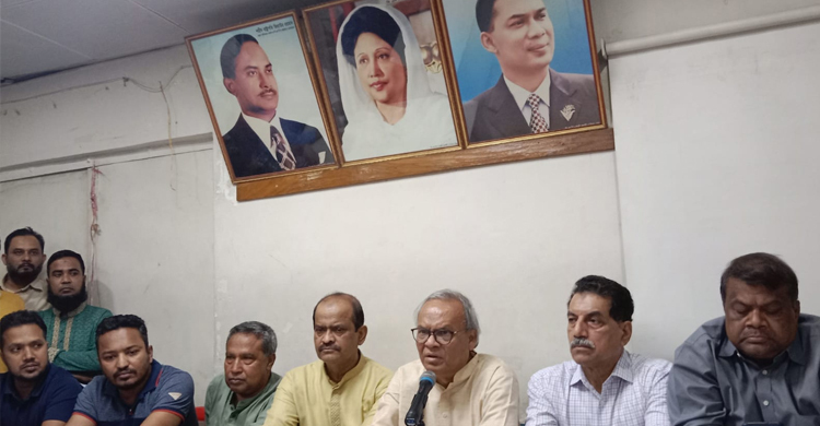 পাইকারি হারে বিএনপি নেতাদের নামে মামলা দিচ্ছে সরকার: রিজভী