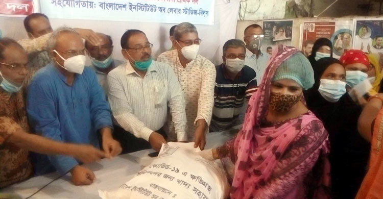 জনপ্রতিনিধিদের বাড়িতে শত শত বস্তা চাল পাওয়া যাচ্ছে