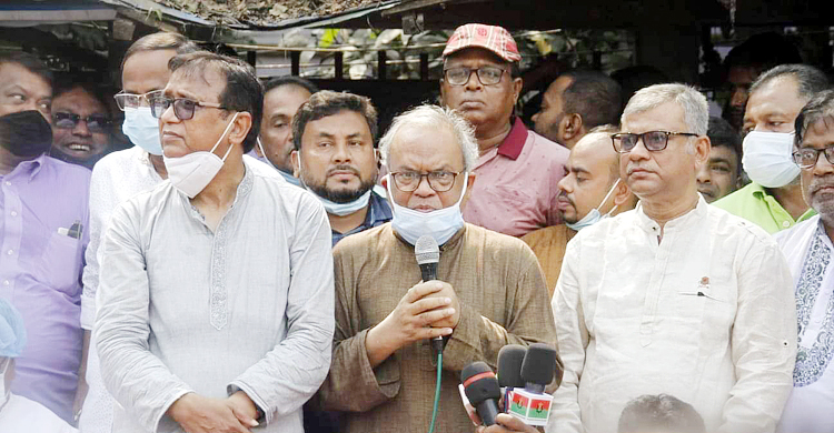 পকেট ভারী করতেই পণ্যের দাম বাড়িয়েছে সরকার: রিজভী