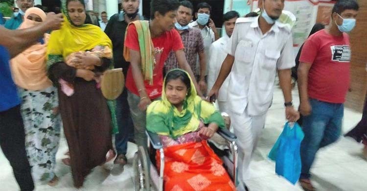 ট্রেনেই পুত্র সন্তানের জন্ম দিলেন নারী
