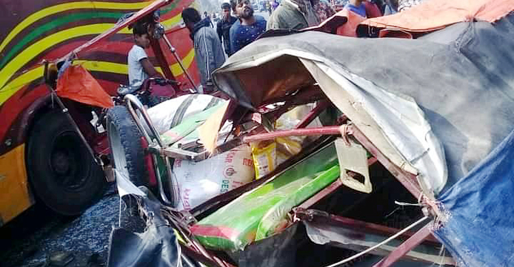 দিনাজপুরে শ্যামলী পরিবহনের বাস-অটোরিকশার সংঘর্ষে দুজন নিহত