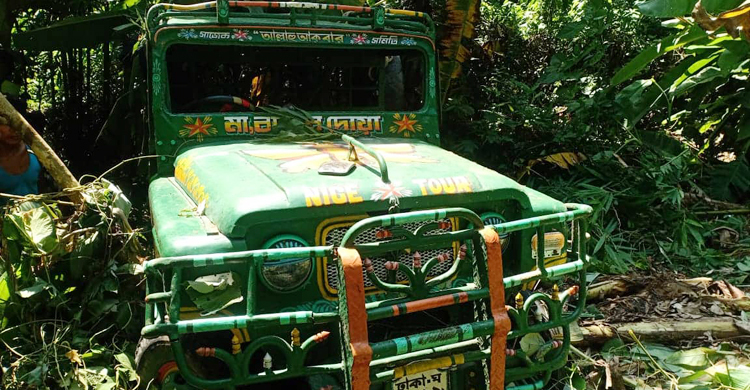 সাজেকে আবারও নিয়ন্ত্রণ হারিয়ে চাঁদের গাড়ি খাদে, আহত ৯