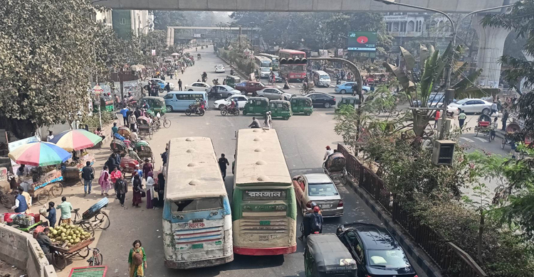 ছুটির দিনে ফাঁকা রাজধানীর সড়ক