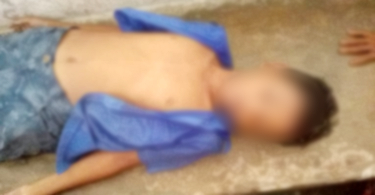 হোঁচট খেয়ে মাথায় আঘাত, প্রাণ গেলো স্কুলছাত্রের