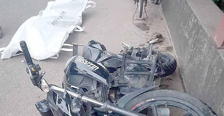 আত্রাইয়ে মোটরসাইকেল নিয়ে ঘুরতে গিয়ে প্রাণ গেলো দুই বন্ধুর