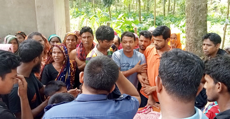 গরুভর্তি ট্রাকচাপায় শিশুর মৃত্যু