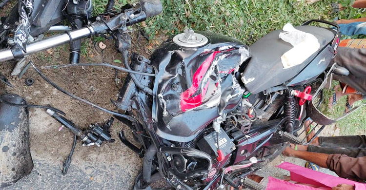 বগুড়ায় ট্রাক-মোটরসাইকেল সংঘর্ষে দুই শিক্ষার্থী নিহত
