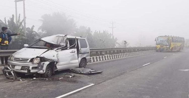 এক কিলোমিটারেই ১৬ দুর্ঘটনা, নিহত দুই