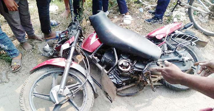 পিকআপ-মোটরসাইকেল সংঘর্ষে ২ যুবক নিহত