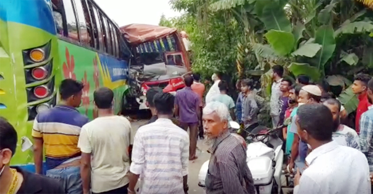 দুই বাসের মুখোমুখি সংঘর্ষে চালকসহ নিহত ২