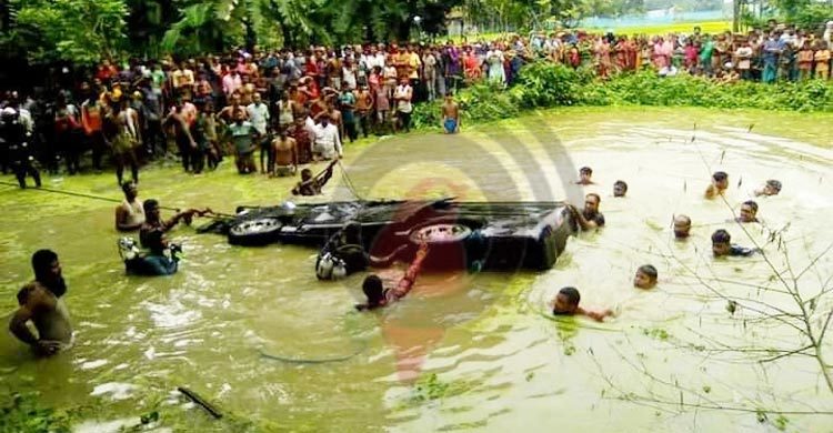 8 of a family killed in Mymensingh road accident