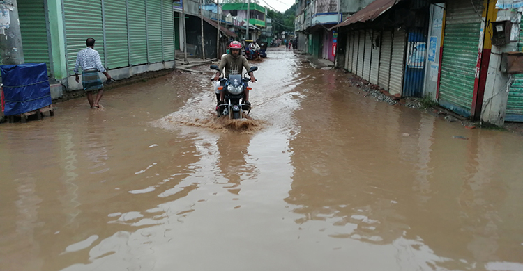 গলার কাঁটা ৩শ ফুট রাস্তা
