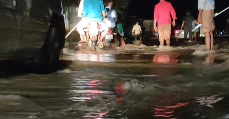 পাহাড়ি ঢলের পানিতে ডুবে গেলো সড়ক