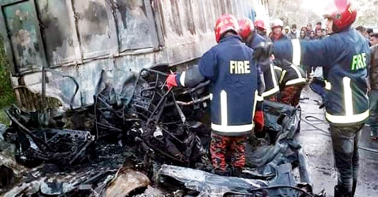 4 killed in Sylhet microbus cylinder blast