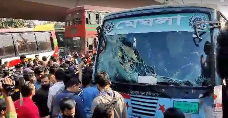 2 pedestrians killed in Dhaka road accident
