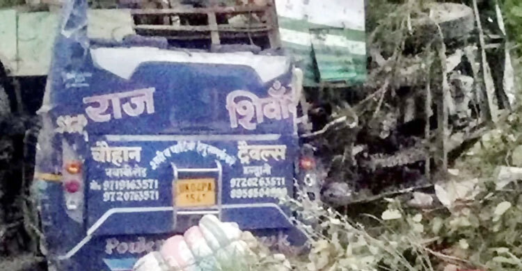 25 killed after bus falls into gorge in India’s Uttarakhand