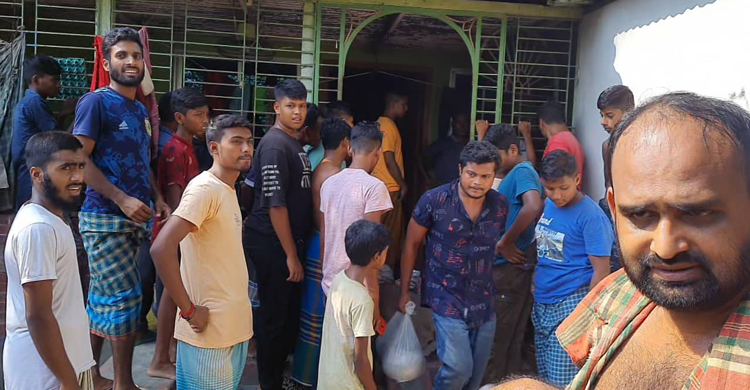 সাবেক ইউপি মেম্বারের বাড়িতে মিললো চুরি যাওয়া রড-সিমেন্ট