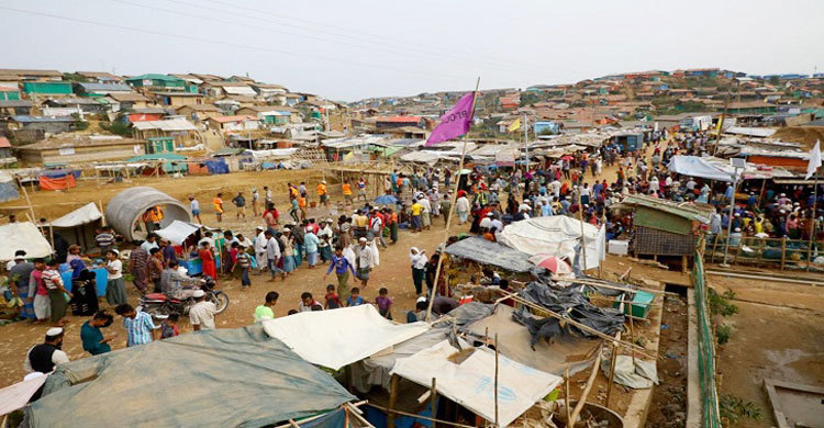 মার্কিন সহকারী পররাষ্ট্রমন্ত্রী ও রাষ্ট্রদূতের ক্যাম্প পরিদর্শন