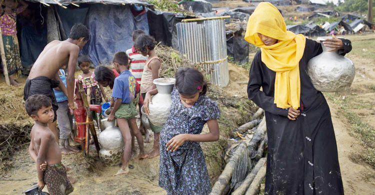 ‘ভূগর্ভস্থ উৎস থেকে পানি তুলছে রোহিঙ্গারা, নামছে স্তর’