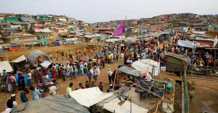 রোহিঙ্গা ক্যাম্পে স্ত্রীকে গলাকেটে হত্যা, স্বামী পলাতক