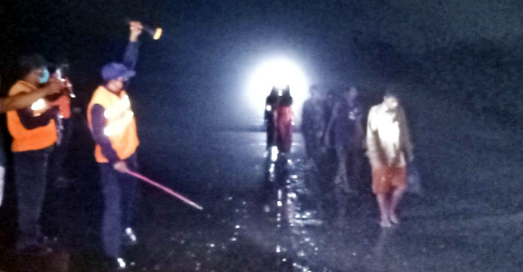 ২ মাস সাগরে ভেসেও মালয়েশিয়ায় স্থান না পেয়ে ফিরে এলো ৪০০ রোহিঙ্গা