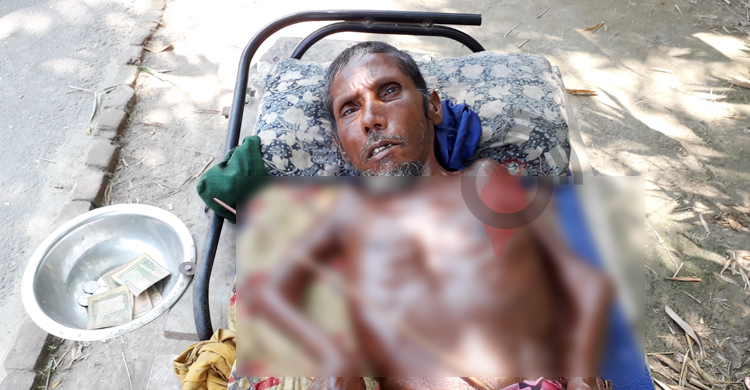 চাকাওয়ালা ছোট ভ্যানেই ৩৮ বছর ধরে শুয়ে রহম আলী
