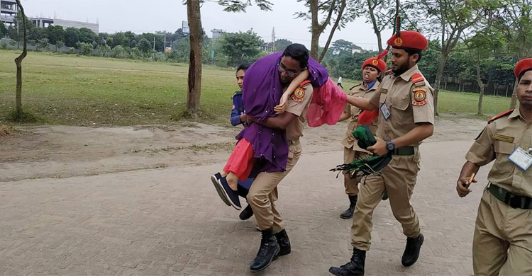 চিকিৎসক ভর্তি পরীক্ষার ডিউটিতে, চিকিৎসা বঞ্চিত ভর্তিচ্ছুরা