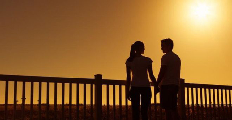 অনলাইনে প্রেম করে প্রতারিত এক যুবকের গল্প