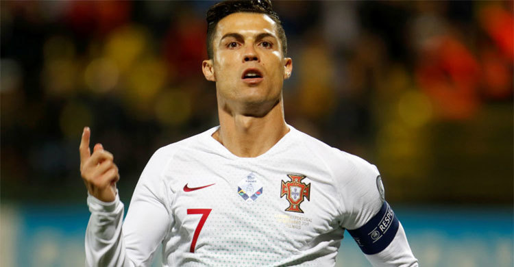 রোনালদোর ক্যারিয়ারের সেরা অর্জন কি জানেন?