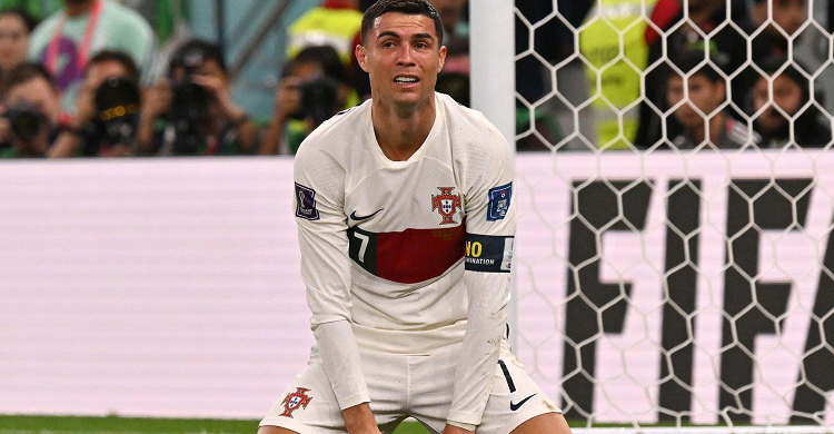 রোনালদোকে বসিয়ে রাখার খেসারত দিলো পর্তুগাল!