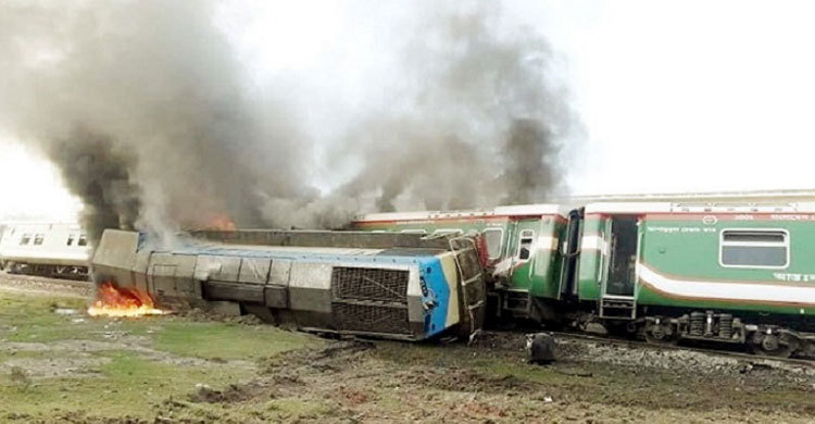 লুপ লাইনে ত্রুটির কারণে লাইনচ্যুত হয় রংপুর এক্সপ্রেস