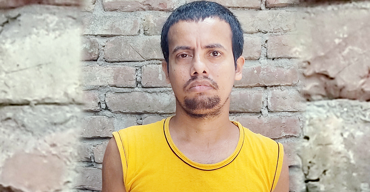চোখের চিকিৎসার জন্য ভিক্ষা করেন রঞ্জিত