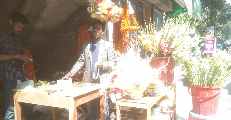 লাল গোলাপ যেন আজ সোনার হরিণ